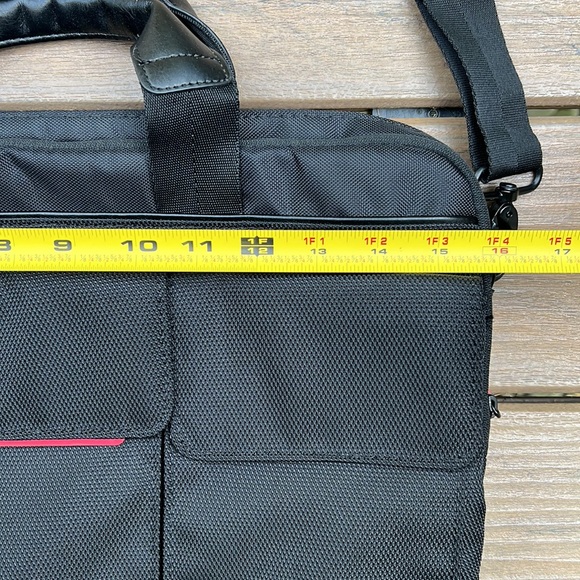 Thinkpad Laptop Carrying Case - Picture 3 of 9